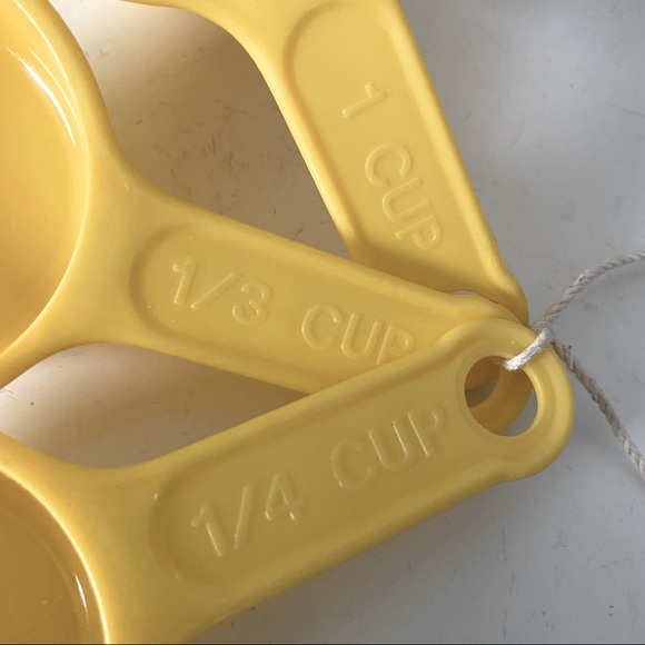 Rubbermaid Measuring Cups - Picture 2 of 5